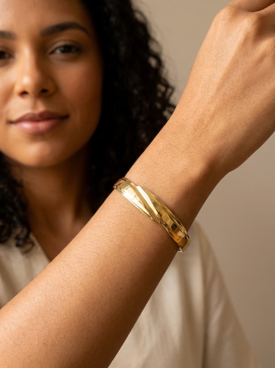 Bracelete Cruzado Dourado Aço Inox 316L Feminino — imagem 4