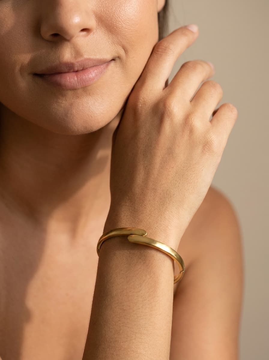 Bracelete Aberto Dourado Aço Inox 316L Feminino — imagem 1