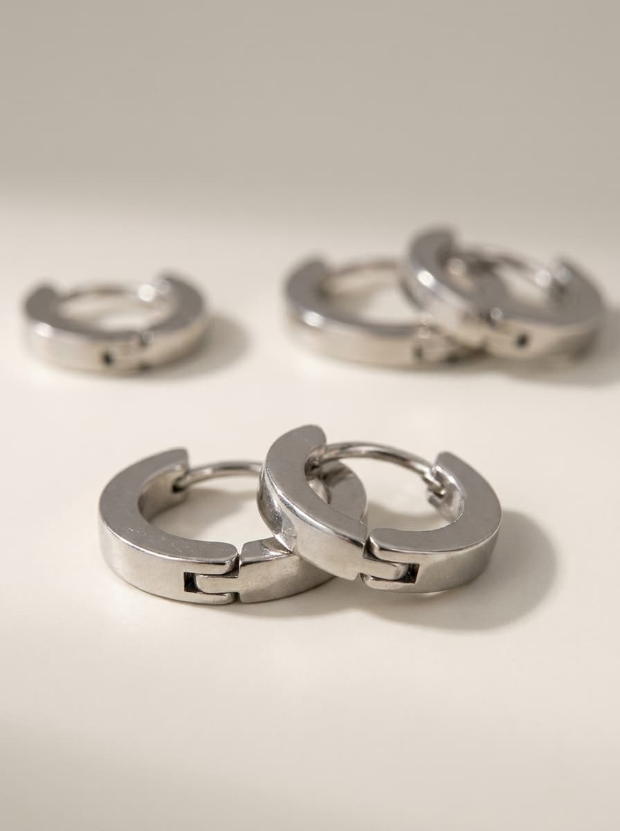 Trio Brincos Argola Huggie P M G Prateado Aço Inox 316L Feminino — imagem 2
