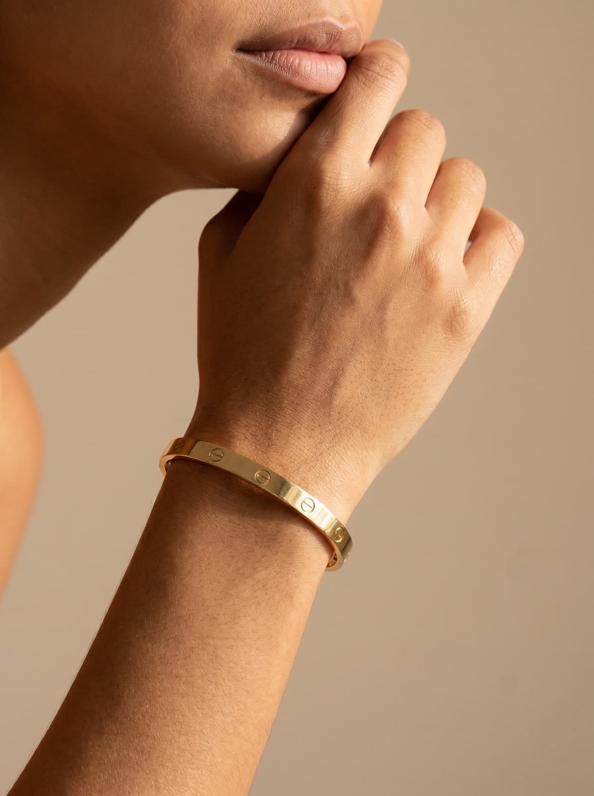 Bracelete Rígido Parafuso Dourado Aço Inox 316L Feminino — imagem 4