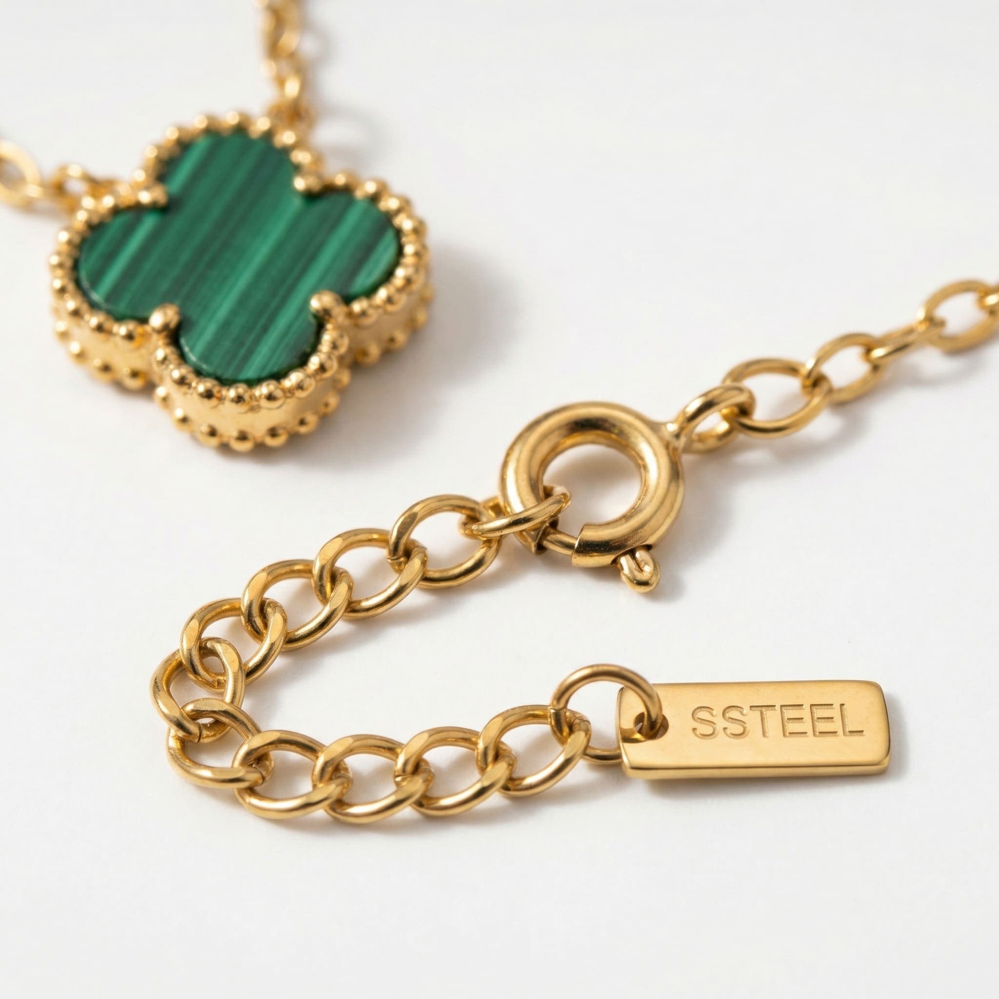 Colar Trevo Quatro Folhas Verde Dourado Aço Inox 316L Feminino — imagem 2