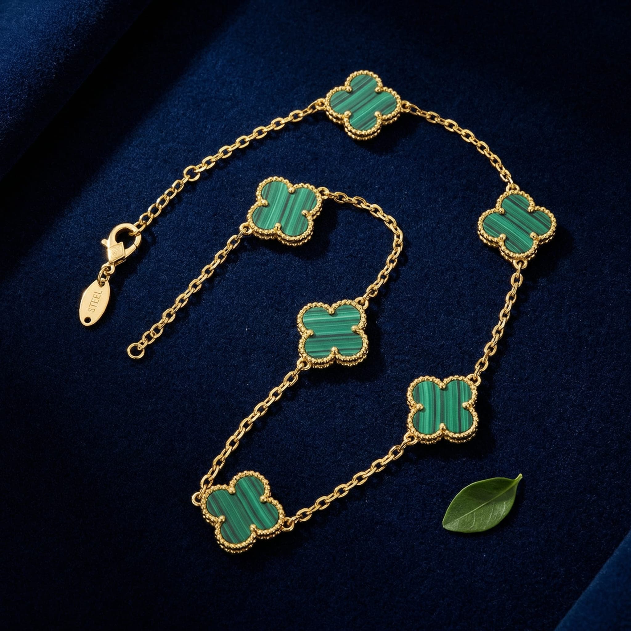 Colar Trevo Quatro Folhas Verde Dourado Aço Inox 316L Feminino — imagem 4