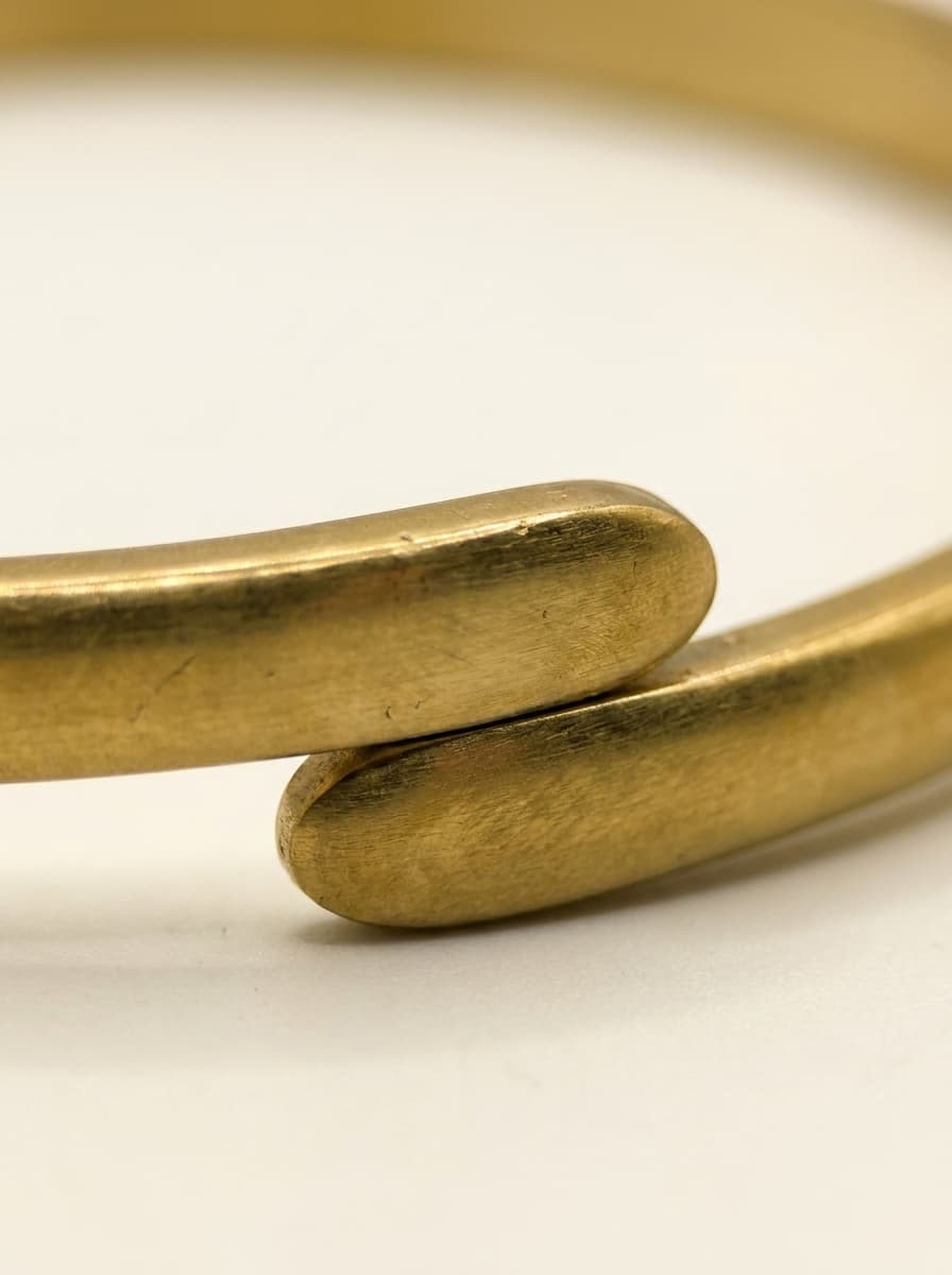 Bracelete Aberto Dourado Aço Inox 316L Feminino — imagem 2