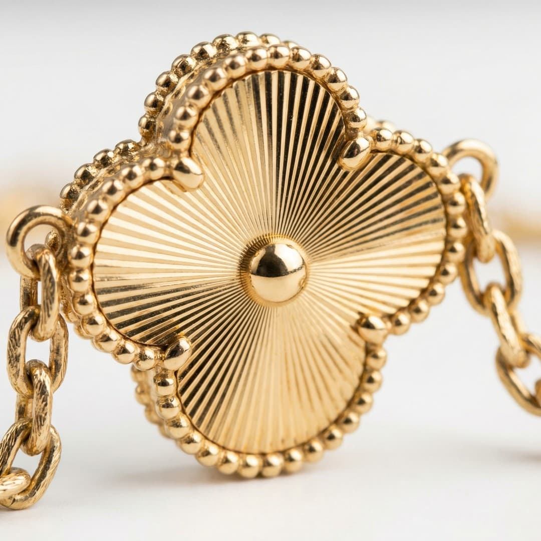 Colar Trevo Quatro Folhas Dourado raio-de-sol Dourado Aço Inox 316L Feminino — imagem 2