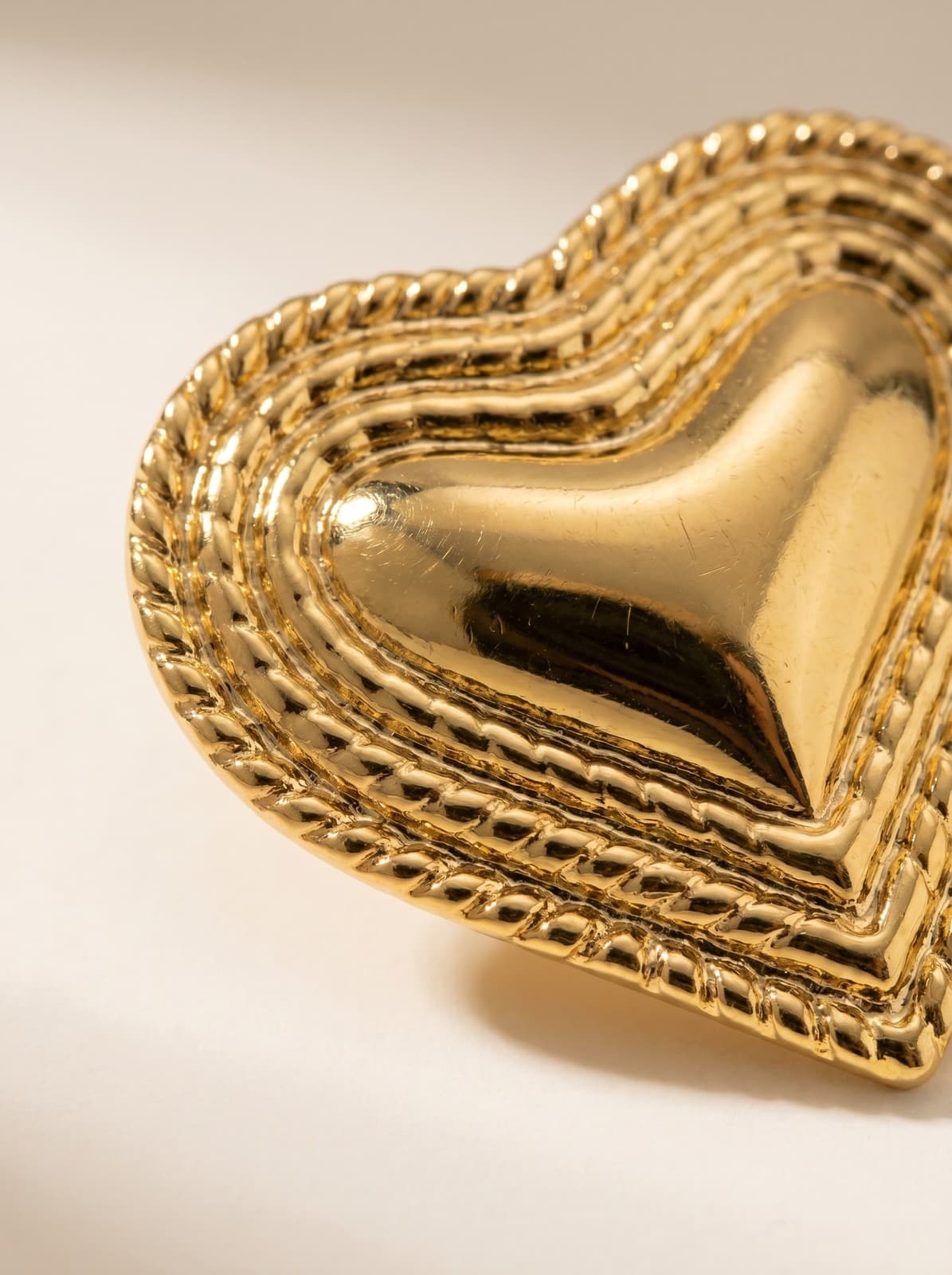 Par de Brinco Aço Inox Variações - Coração Detalhado — imagem 3