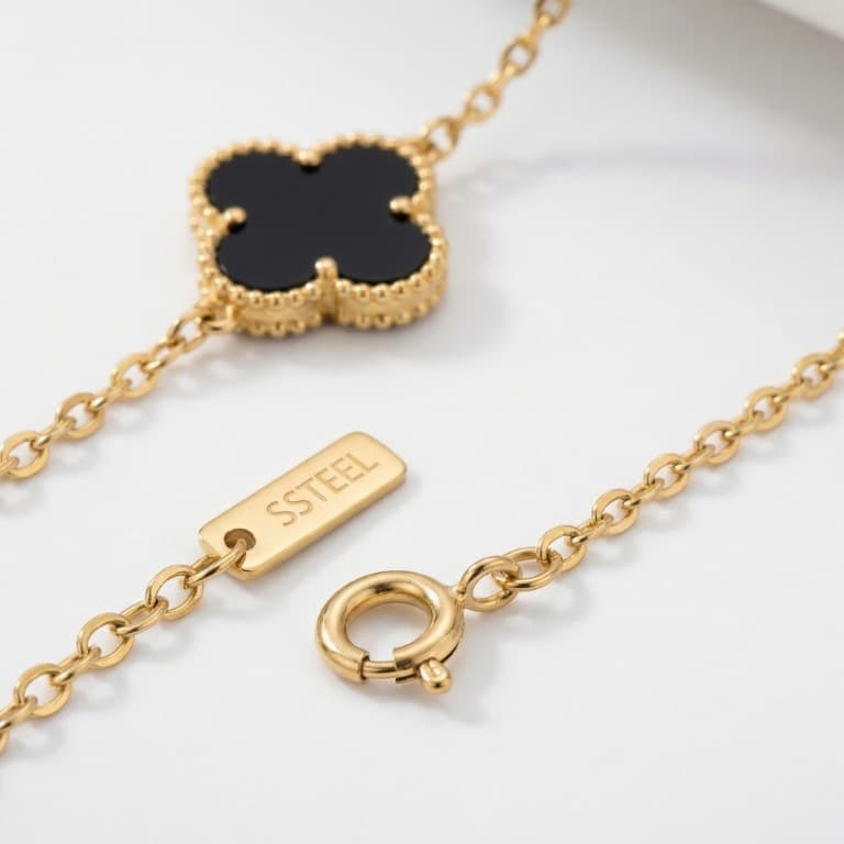 Colar Trevo Quatro Folhas Preto Dourado Aço Inox 316L Feminino — imagem 3